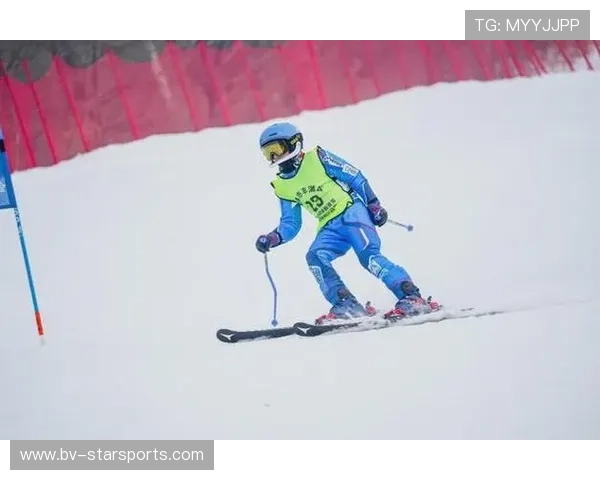 国际滑雪公开赛中国队在大回转项目刷新最好名次